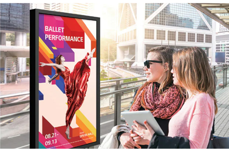 High Brightness 43 inch Andorid fIoor standing iP65 Outdoor LCD Digital Signage 1920×1080 Resolution for Commercial